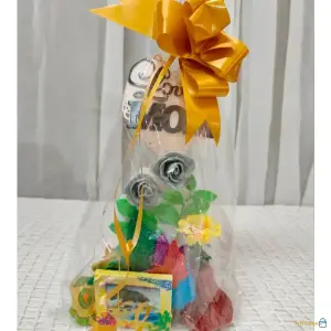 Arreglo Floral Multicolor con Mensaje "Te Amo Mamá" y Detalles Artesanales – Regalo Creativo para el Día de la Madre