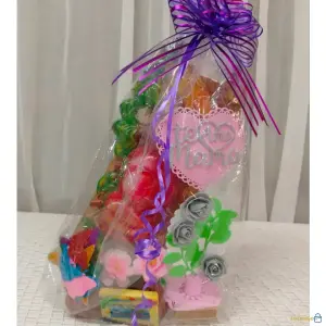 Arreglo Artesanal "Te Amo Mamá" con Flores en Tonos Vivos – Regalo Original para el Día de la Madre