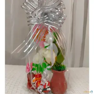 Arreglo floral artificial con lazo plateado – Regalo ideal para el Día de las Madres